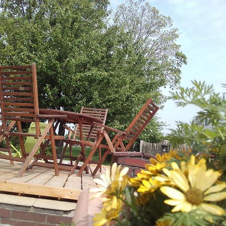Peanuts Hostel & Meer Surendorf Екстериор снимка