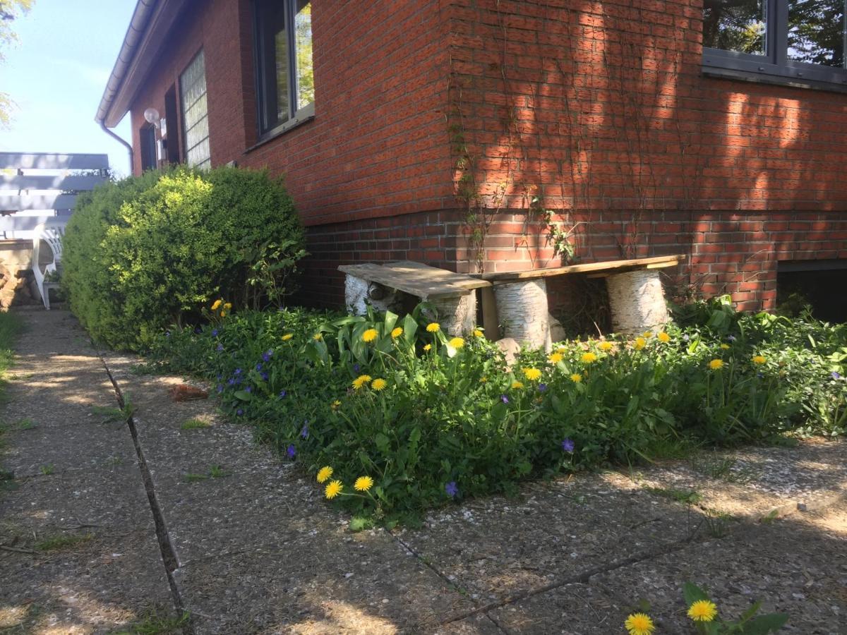 Peanuts Hostel & Meer Surendorf Екстериор снимка
