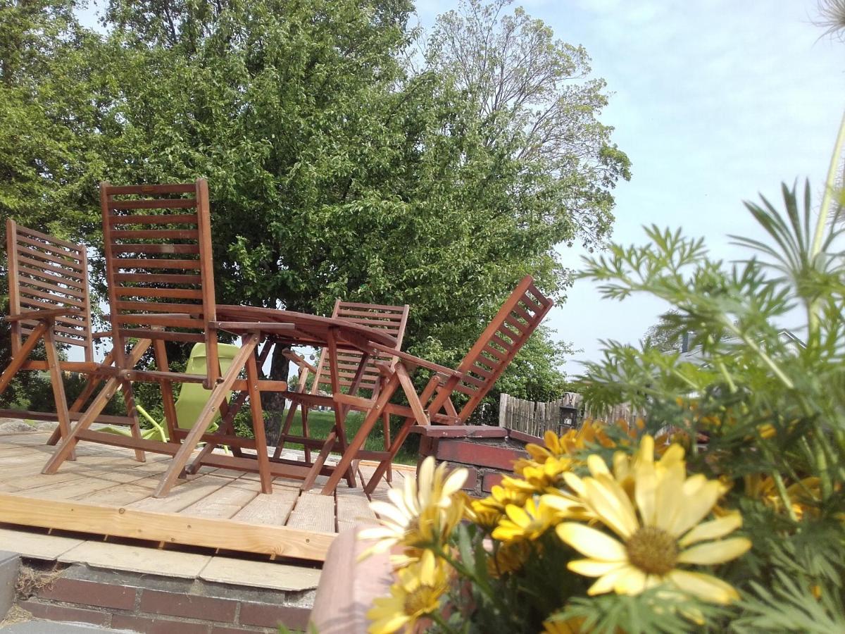 Peanuts Hostel & Meer Surendorf Екстериор снимка