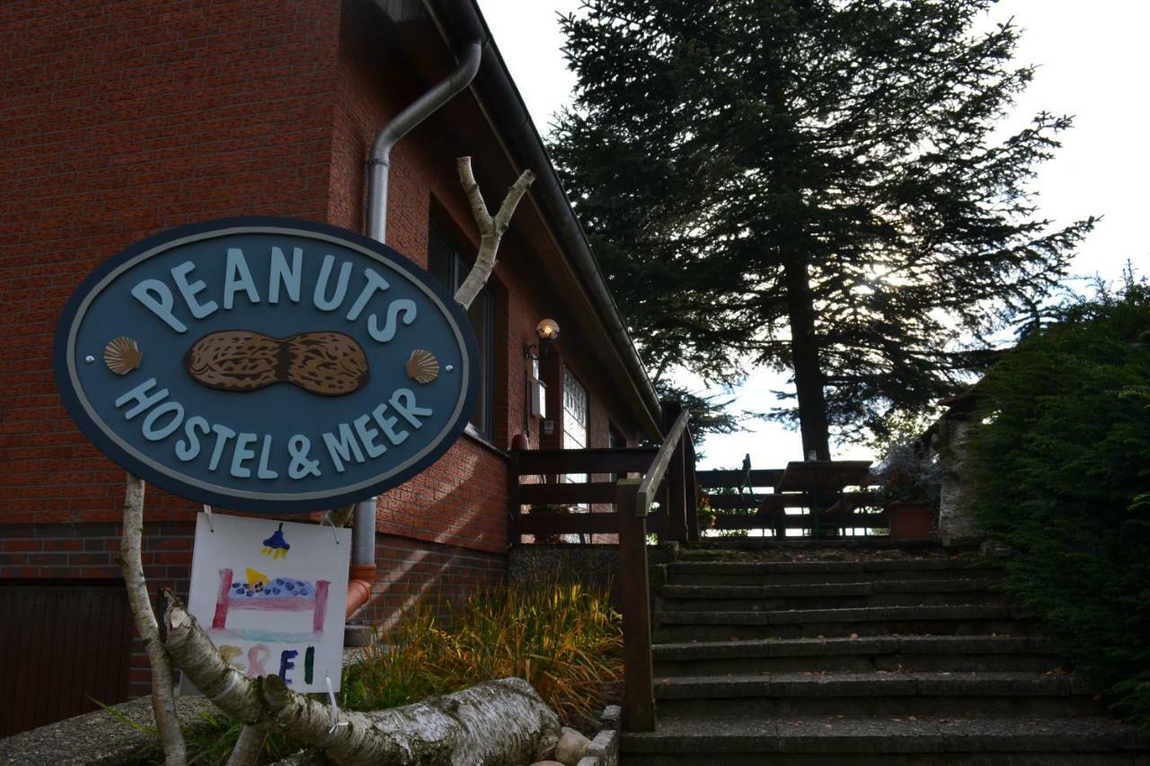 Peanuts Hostel & Meer Surendorf Екстериор снимка