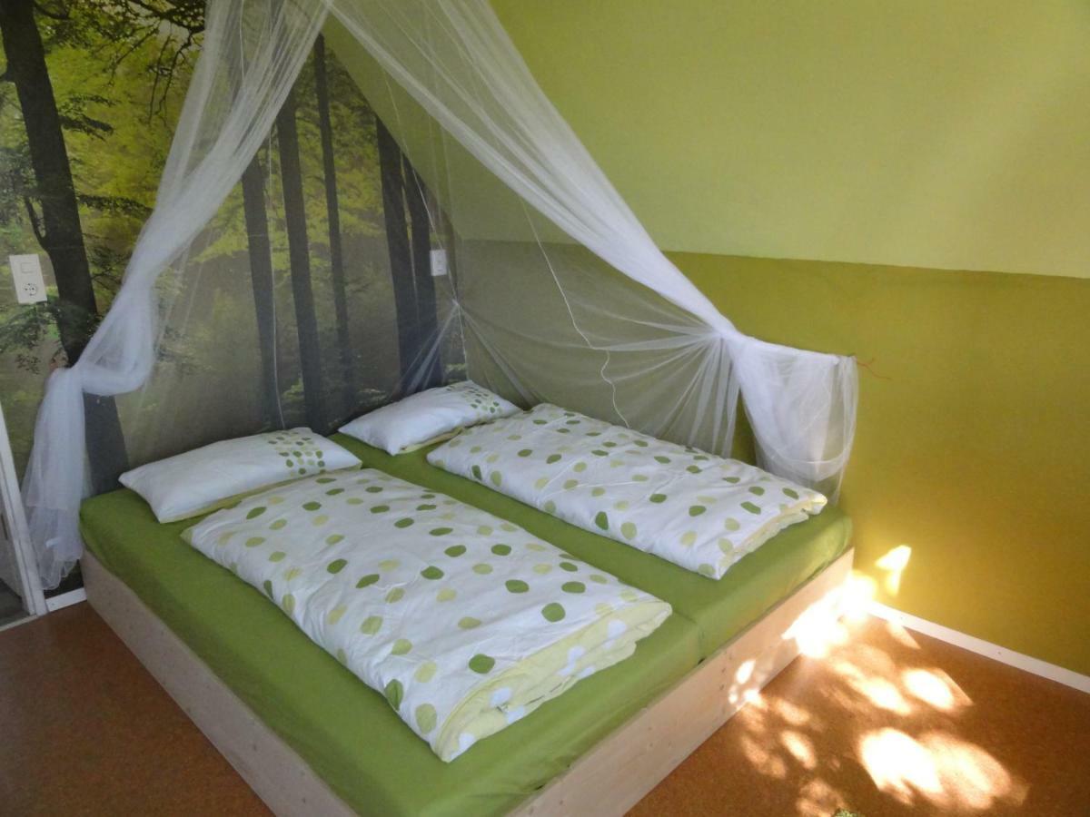 Peanuts Hostel & Meer Surendorf Екстериор снимка